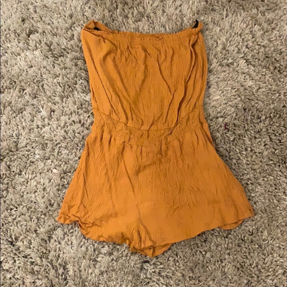 Yellow sleeveless romper Forever 21